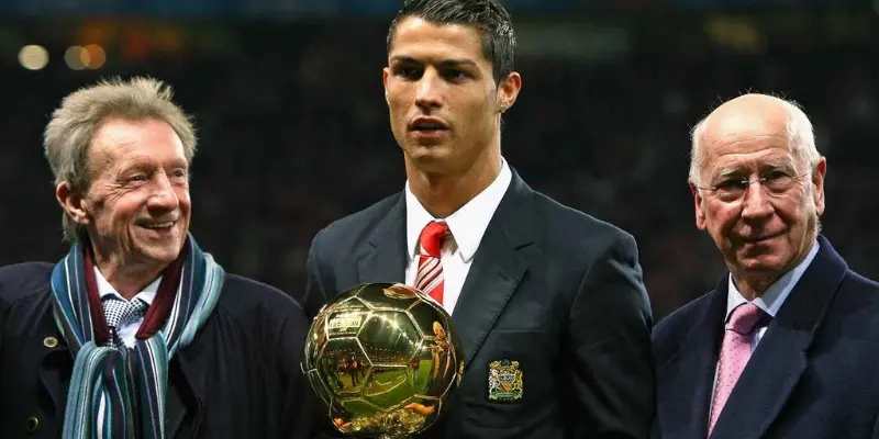 Ronaldo với cú ăn 3 lịch sử và danh hiệu QBV đầu tiên